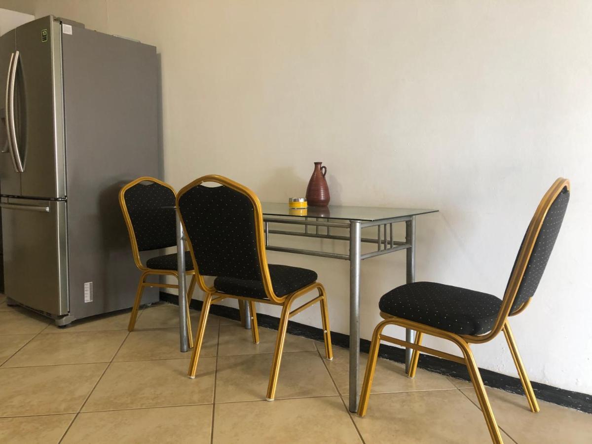 Hotel Bar Restaurant Emergency 911 Sto Lk Group Парамарибо Екстериор снимка